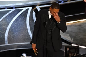Will Smith cries as he accepts Best Actor award for King Richard