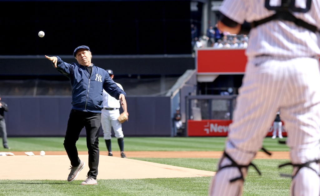 Billy Crystal throws first pitch.