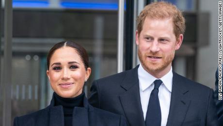 Harry and Meghan visit Queen Elizabeth II on their way to Invictus Games