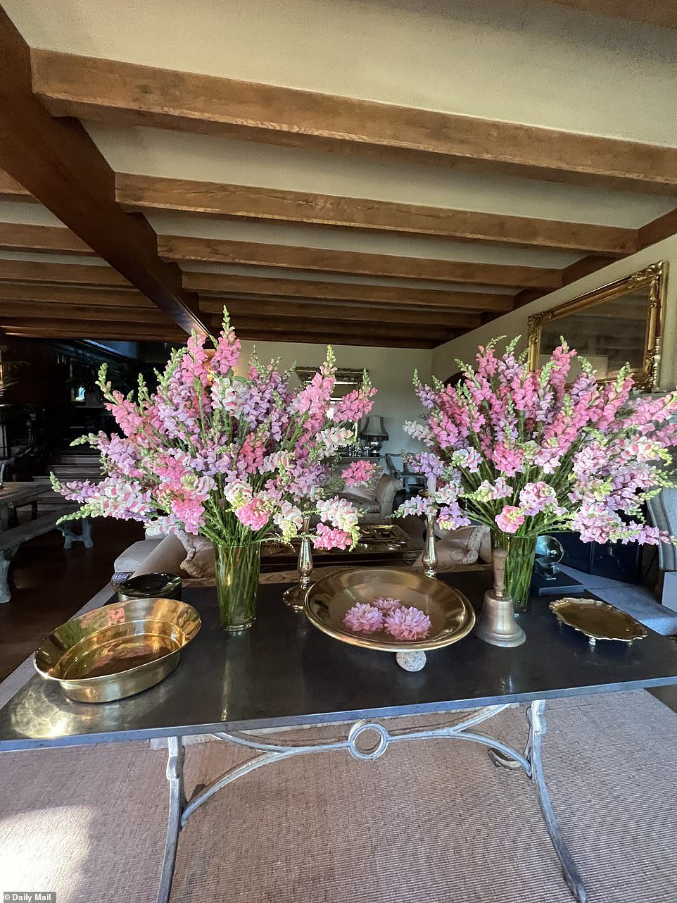 Sheek: The table setting was so pretty around her house